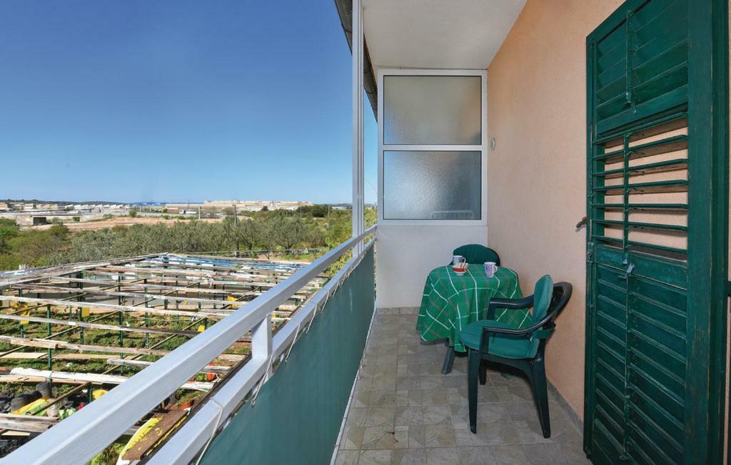 Отель Apartman Palme Шибеник Экстерьер фото