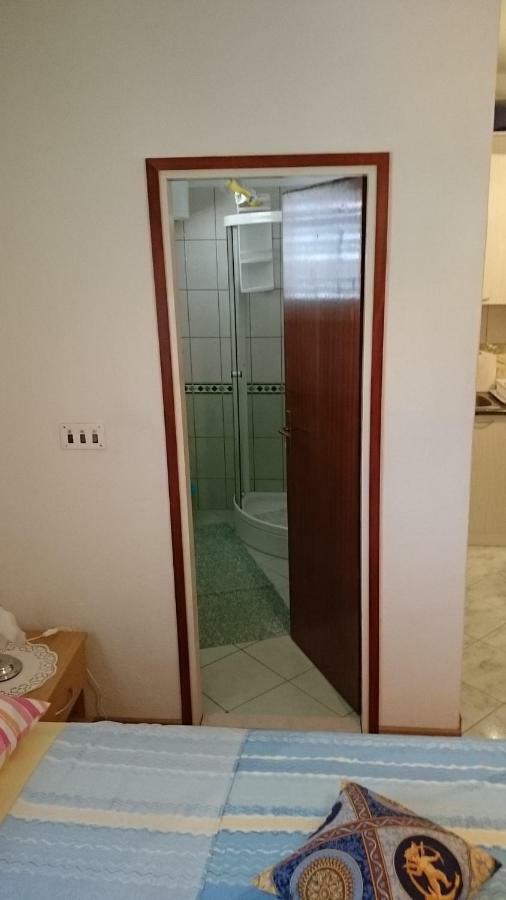Отель Apartman Palme Шибеник Экстерьер фото